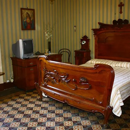 Sotto I Pini Nocleg ze śniadaniem 3*