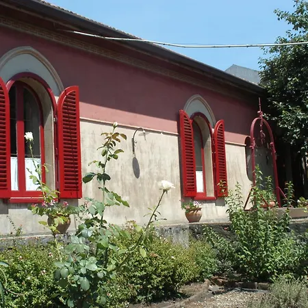 Sotto I Pini Nocleg ze śniadaniem 3*